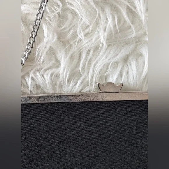 La Marguise Vintage Black & Silver Clutch - Picture 4 of 10